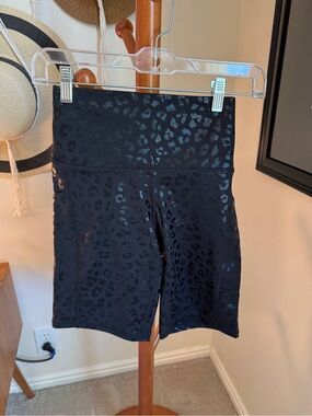 The Gym People brand new never work black leopard print 5 inch inseam shorts